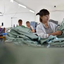 涿鹿箱包加工微工廠 小車間撬動大民生，280人年增收2萬元的共富密碼